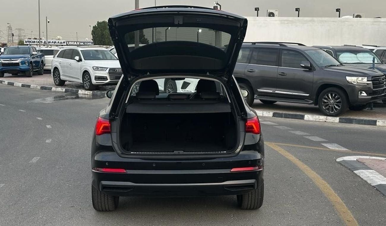 Audi Q3 petrol 1.5 liter right hand drive 4 cameras leather power seats sunroof