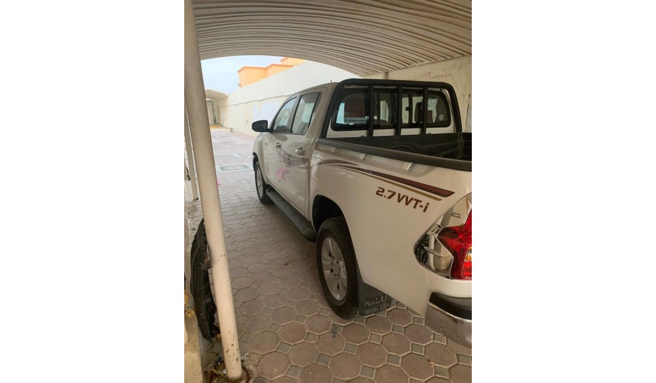 Toyota Hilux 2.7 petrol full option