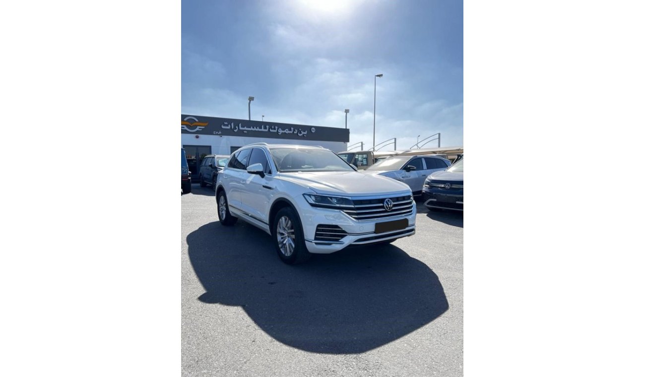 فولكس واجن طوارق Volkswagen Touareg 3.0L Highline