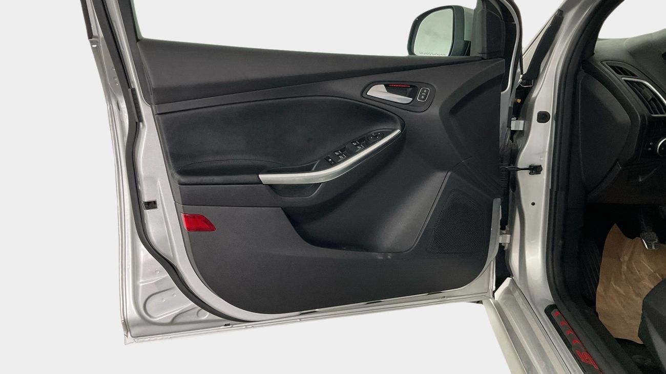 فورد فوكاس ST | upto AED 20,000 Ramadan Discount | شامل الضمان | 0 ﺪﻔﻋﺓ ﺃﻮﻟﻯ