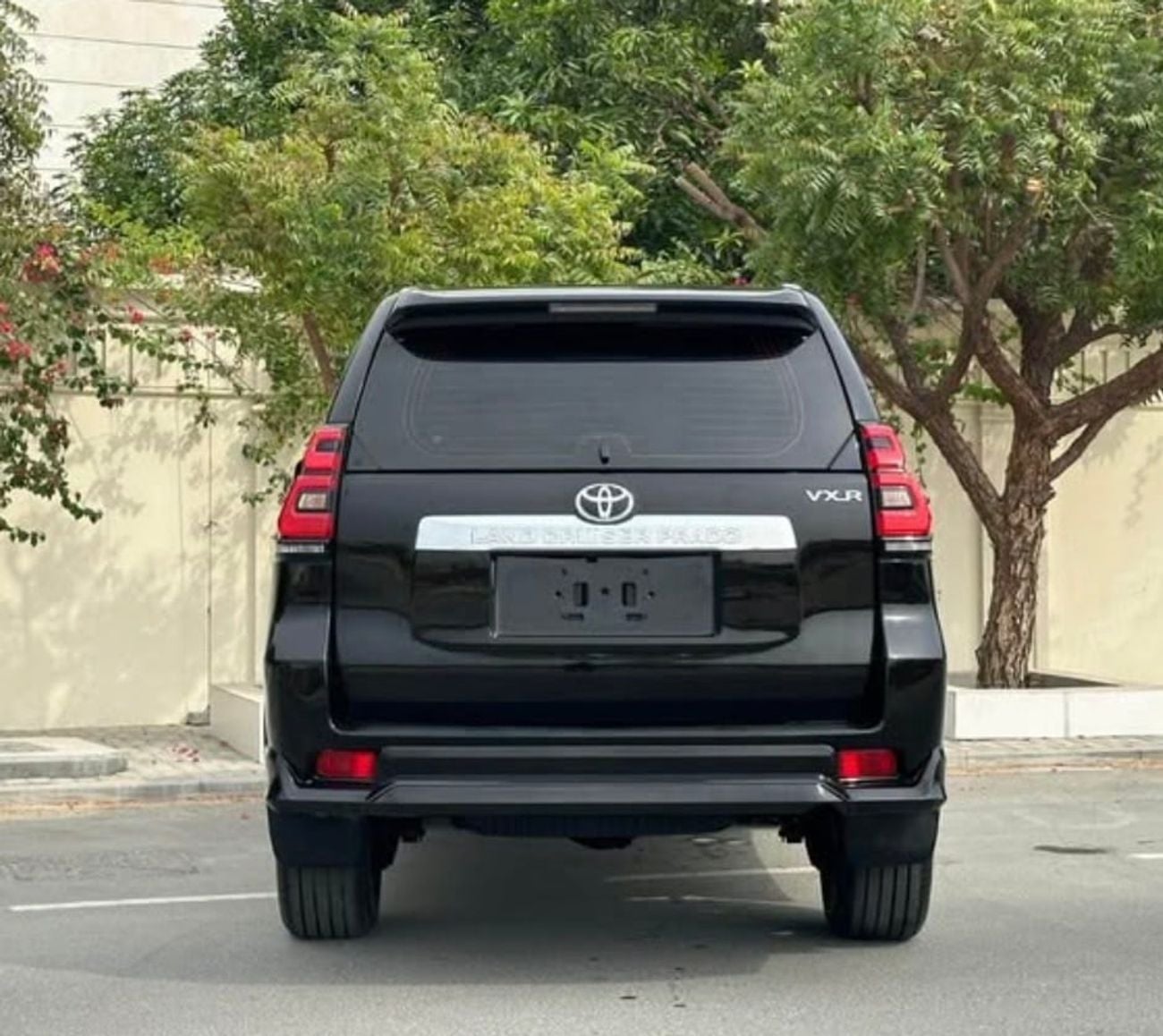 تويوتا برادو 2023 Model VXR V4 2.7L Engine Full Option Very Clean And Perfect Condition