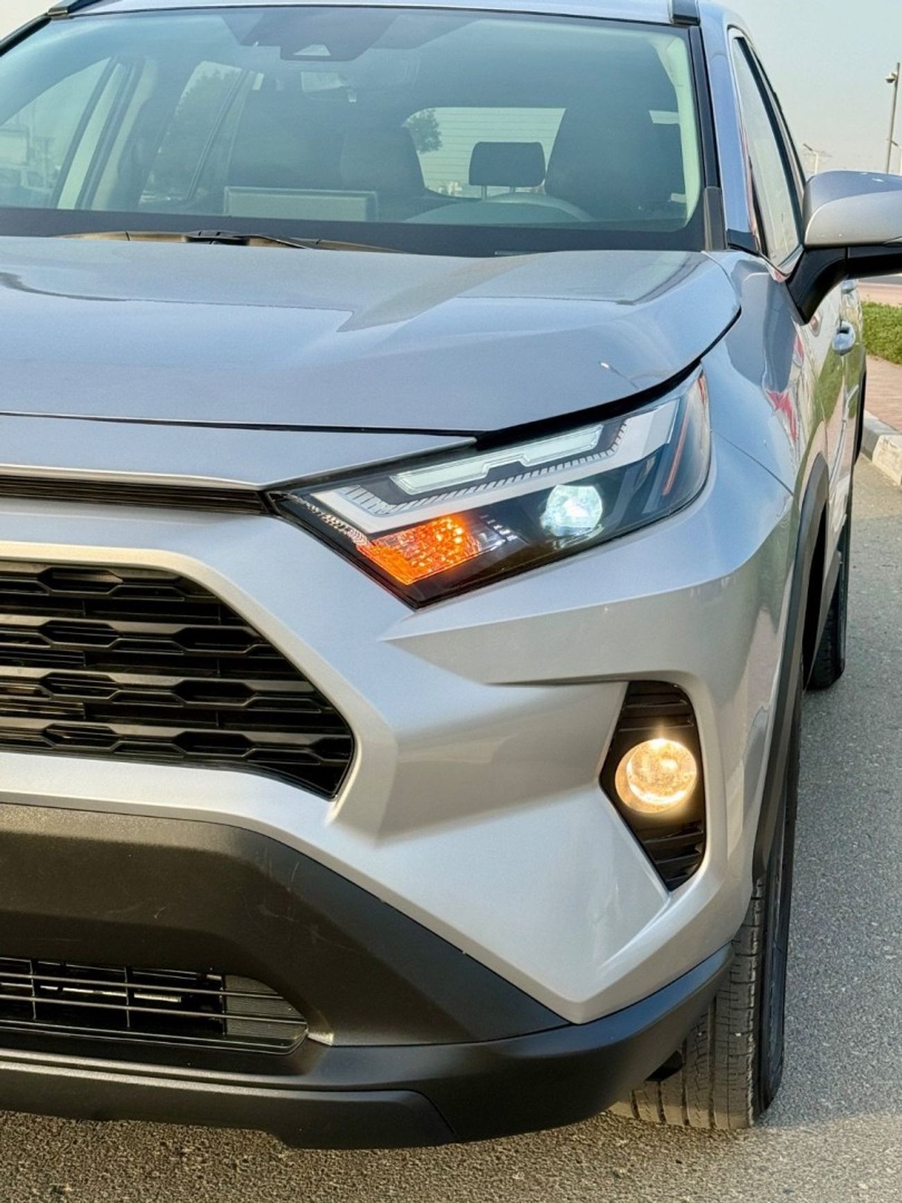 تويوتا راف ٤ XLE 2.5L