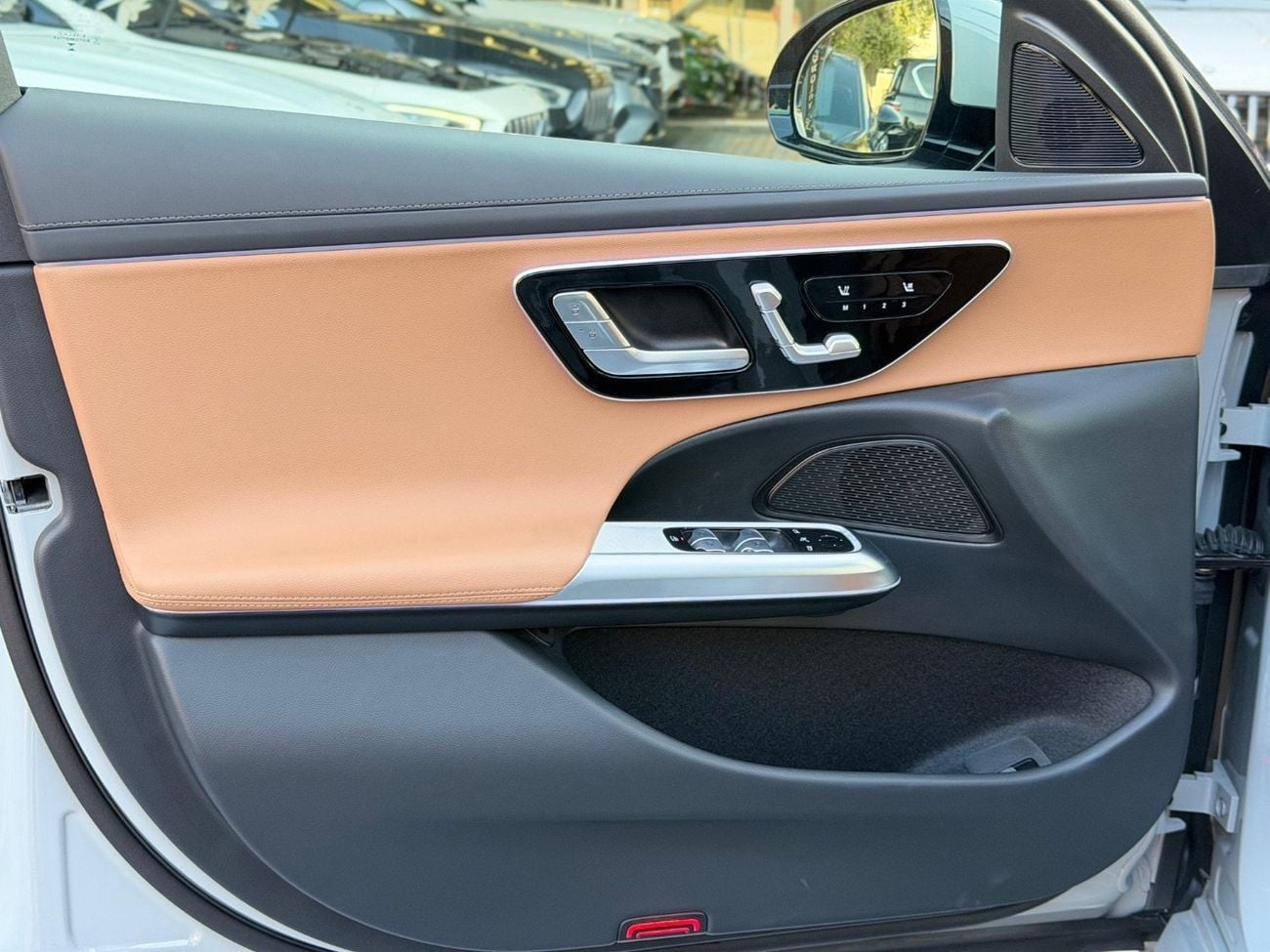 مرسيدس بنز E200 2.0L