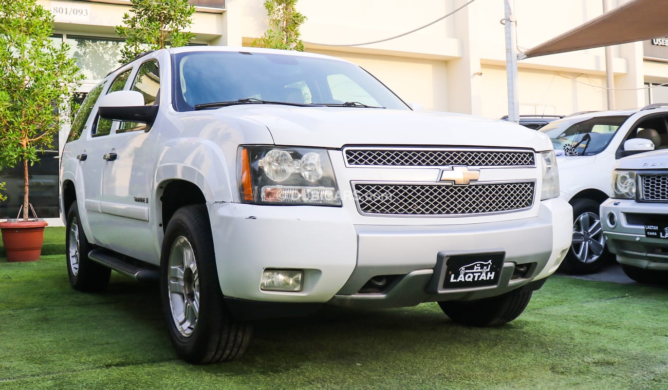 شيفروليه تاهو خليجى صبغ وكالة رقم 1 موديل 2008 لون أبيض فتحة جلد مثبت بحالة ممتازة لاتحتاج لأى مصاريف.