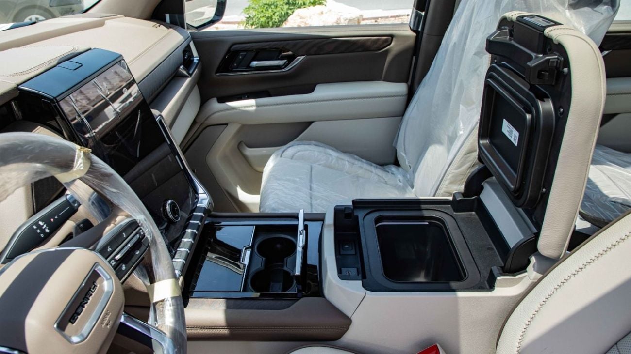 GMC Yukon Denali Black Edition 6.2L V8 | 2025 | 4 Years Agency Warranty & Service Contract