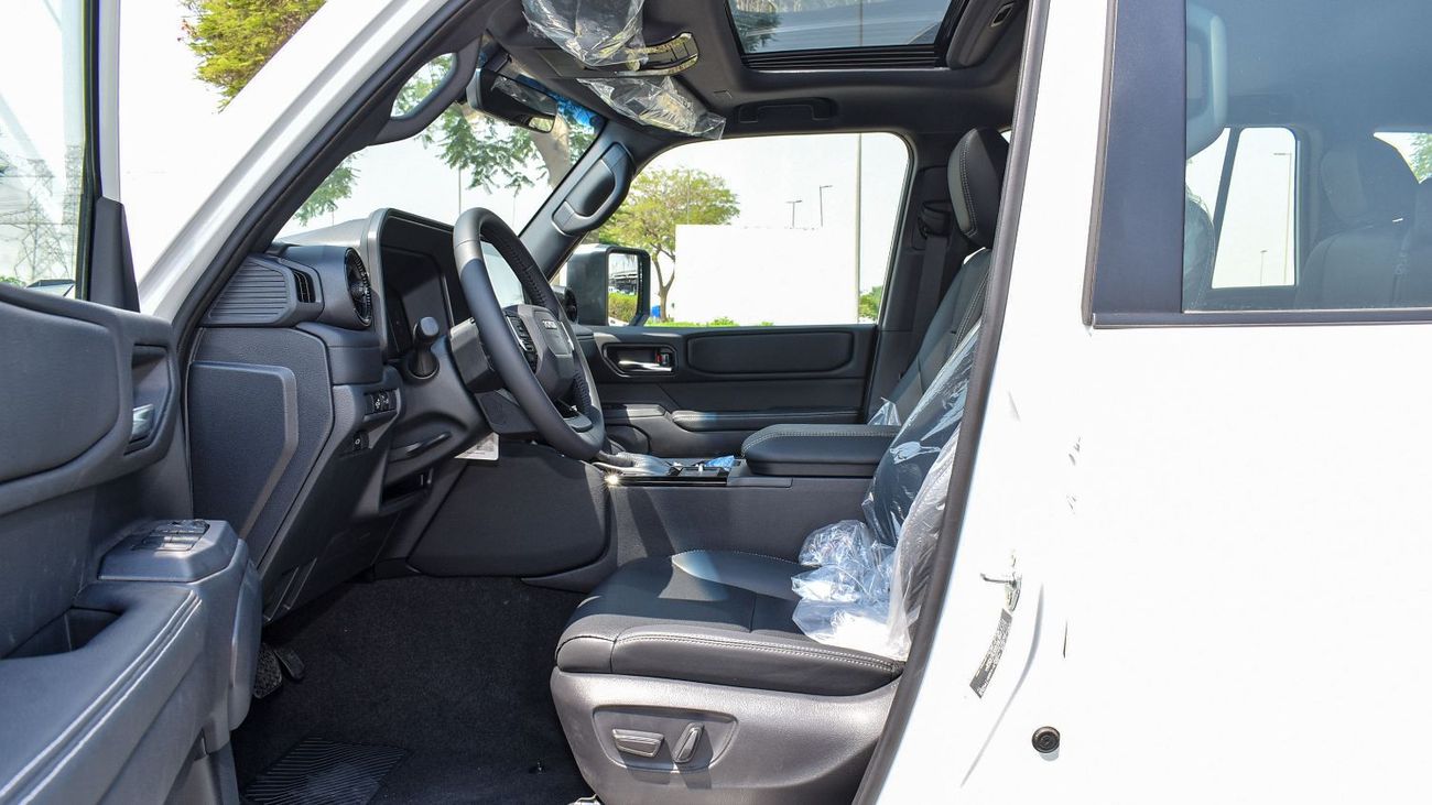 تويوتا برادو ECT0079 - Toyota Prado 2.4L Petrol - White/Black (Leather Seat, Sunroof)
