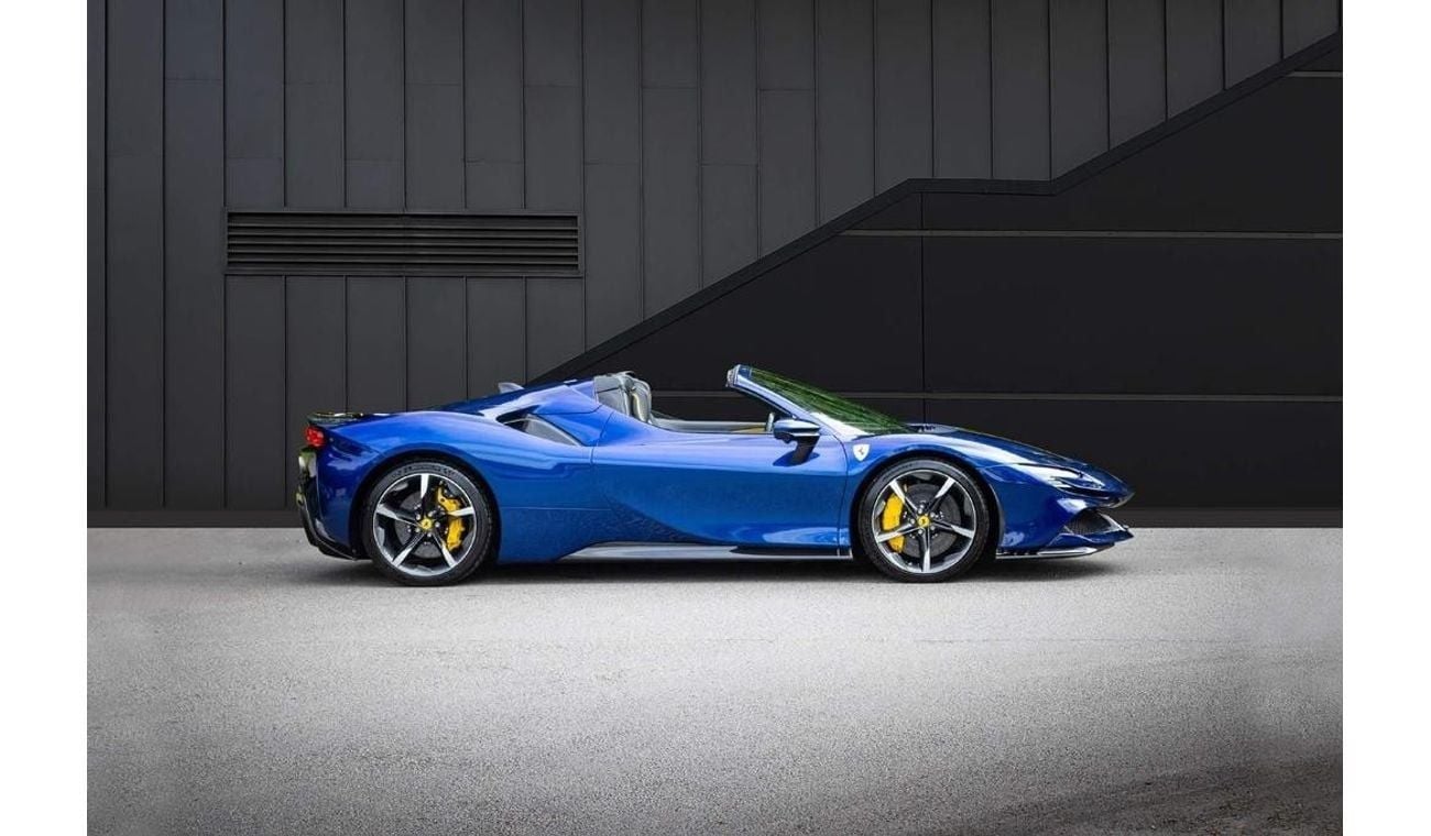 فيراري SF90 سبيدر 4.0T V8 7.9kWh F1 DCT RIGHT HAND DRIVE