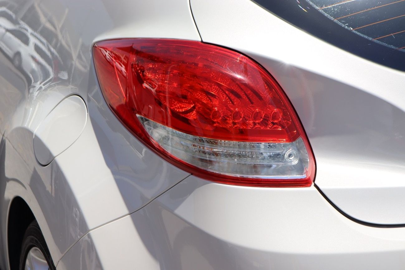 هيونداي فيلوستر GLS 1.6L Hyundai Veloster GLS Top 1.6L / 2016 / GCC / Free Accident Clean/ Original paint