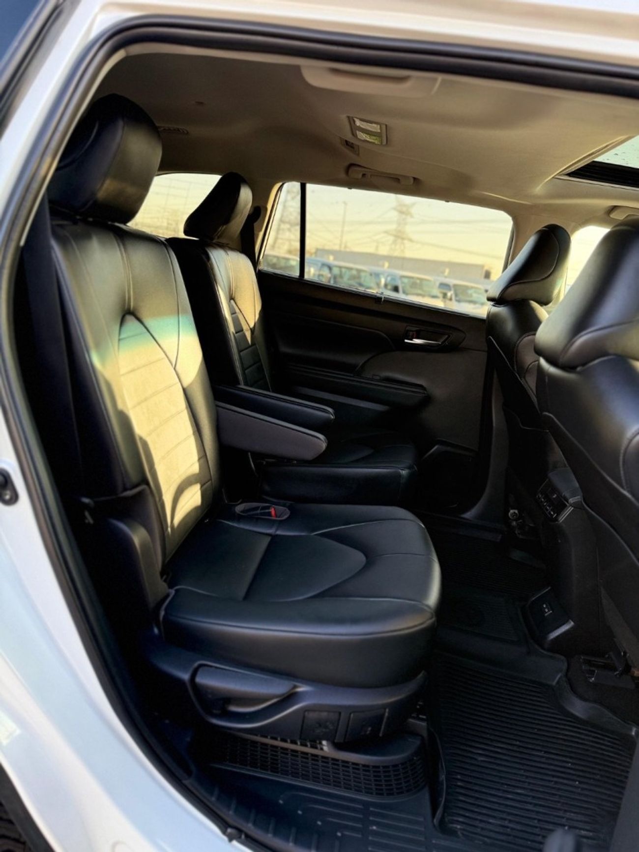 تويوتا هايلاندر TOYOTA Highlander Hybrid XLE Premium