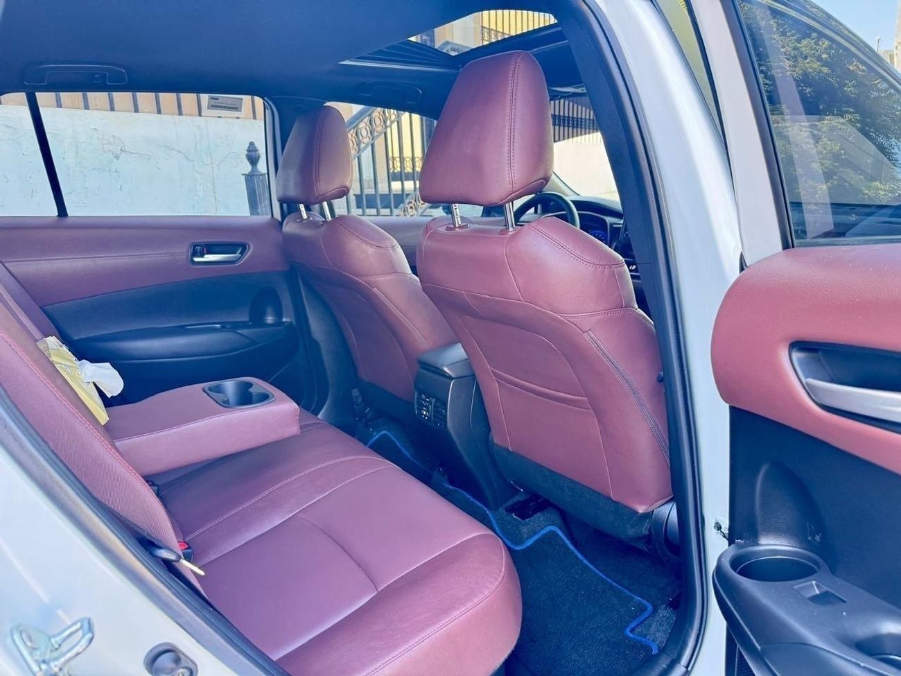 تويوتا كورولا كروس Top OF Range Corolla Cross 1.8L 2023 GCC (Hybrid) FULL OPTION