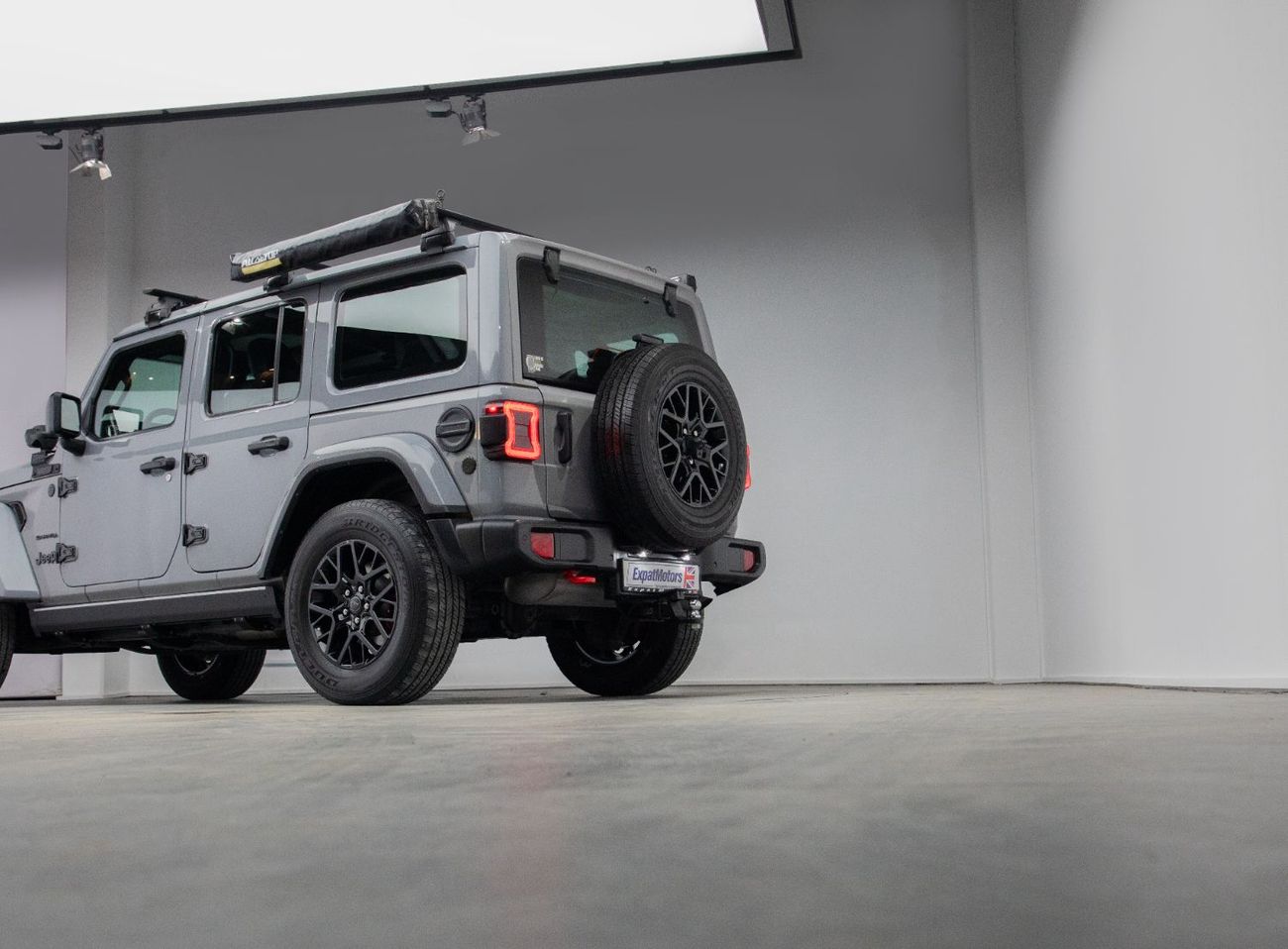 جيب رانجلر Unlimited Sahara 2.0L A/T