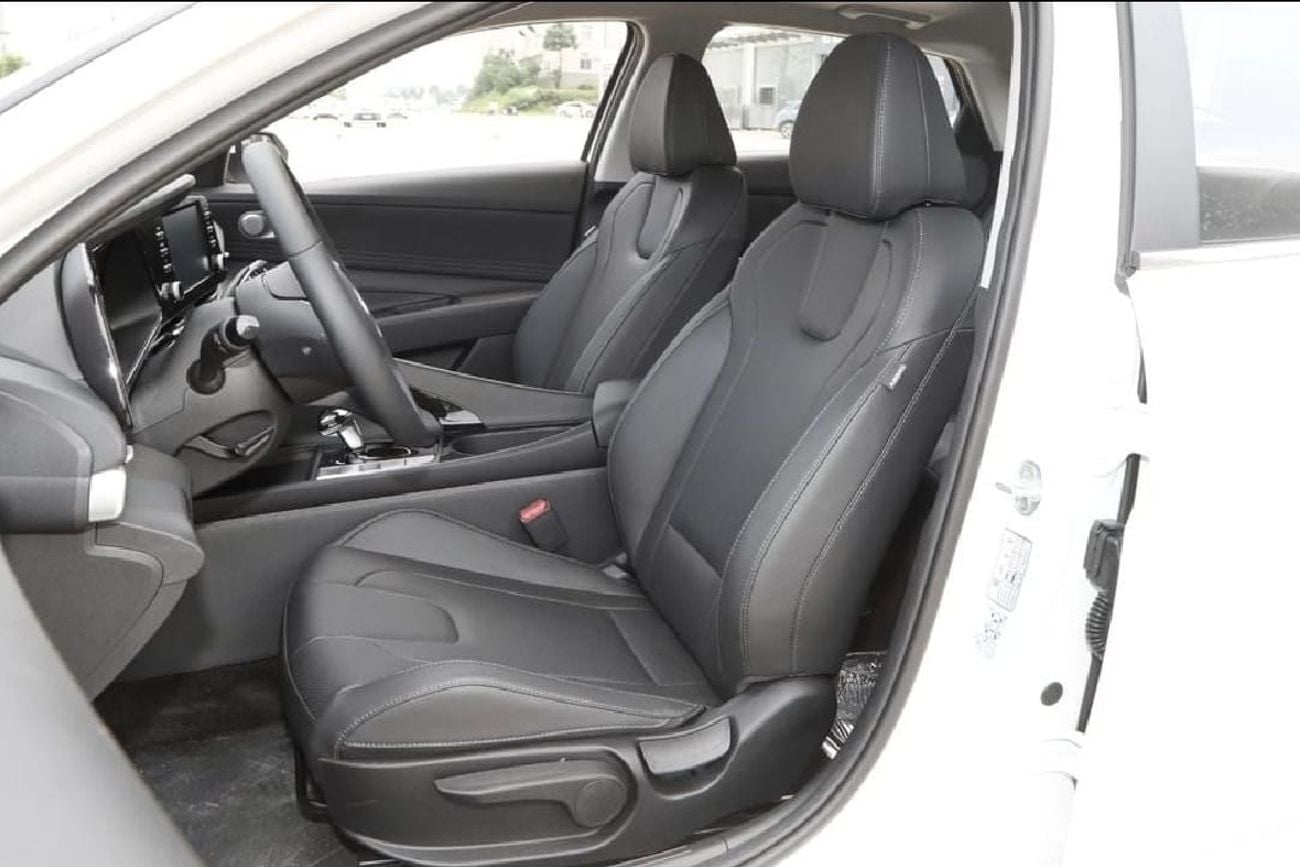 Hyundai Elantra SMART Elite 1.5L Petrol Edition With Leather Seats