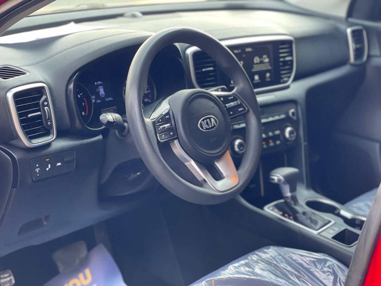 كيا سبورتيج LX / 2.4 V4 / رادار / مساعدة مسار / نقطة عمياء / شاشة كبيرة / جنوط / مكيف خلفي