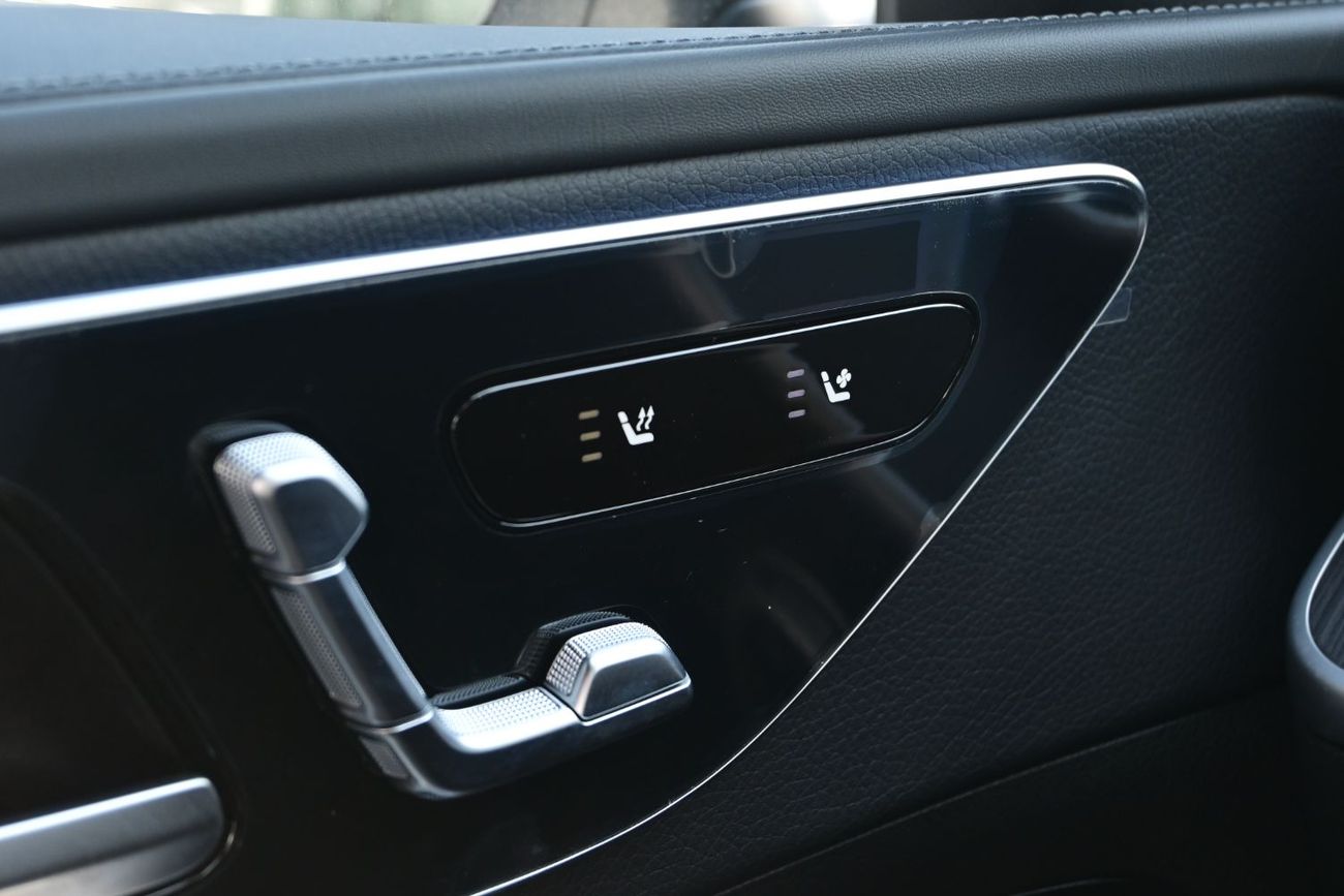 Mercedes-Benz C 200 L Mercedes-Benz C200L Full 1.5L, Petrol AT, Model 2025 Color White