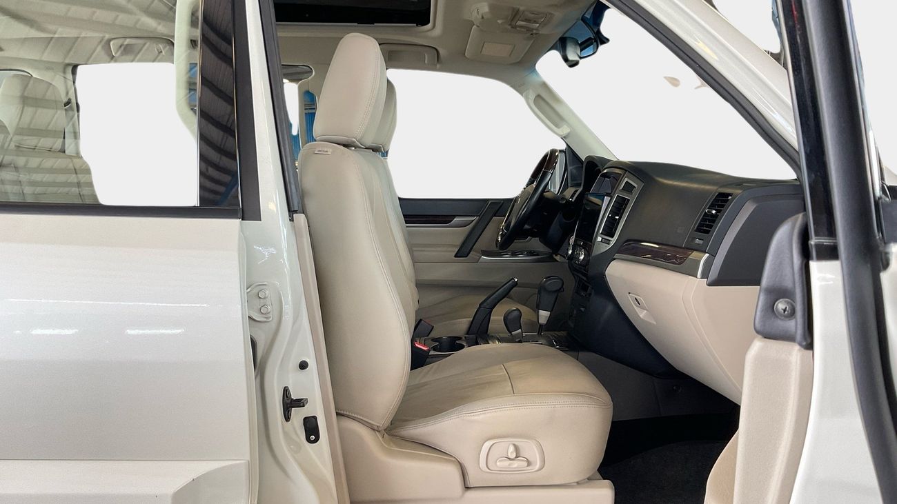 Mitsubishi Pajero 3.8 GLS LWB H/L LTHR SIG | Guaranteed Warranty | 0 Down Payment