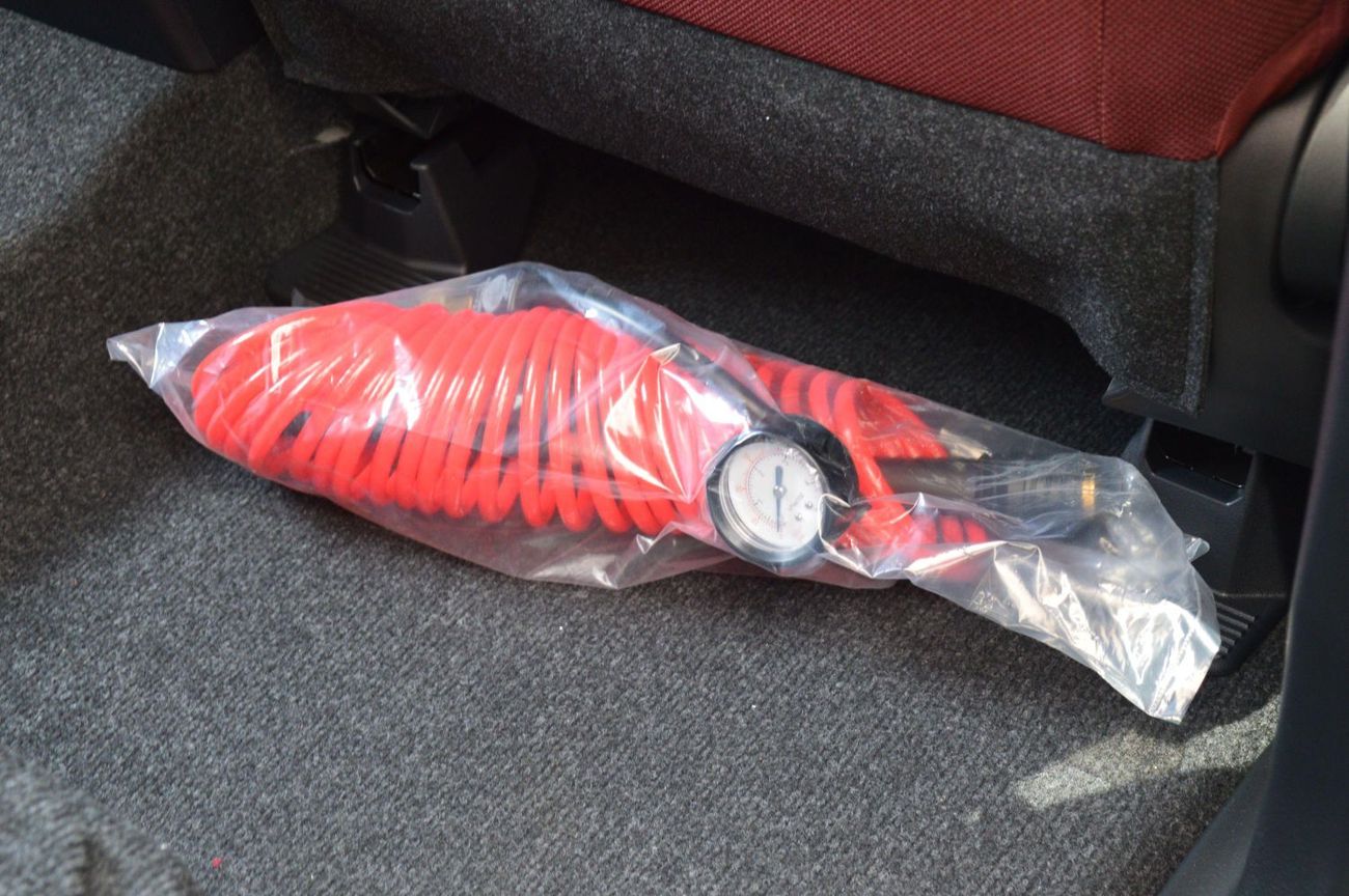 تويوتا هيلوكس TOYOTA HILUX 2.7L 4WD PETROL PICKUP 2025