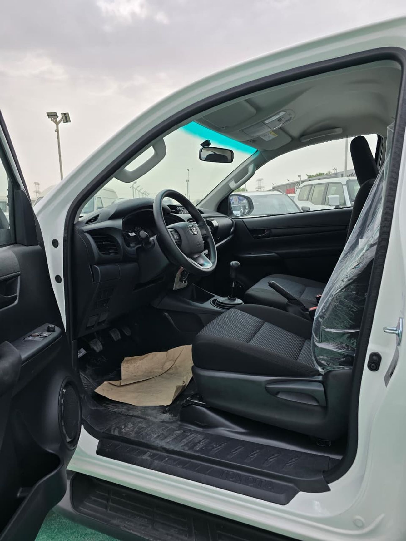 تويوتا هيلوكس GL 2.4L Single Cab Utility