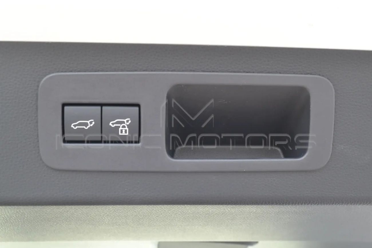 لكزس LX 700h Signature