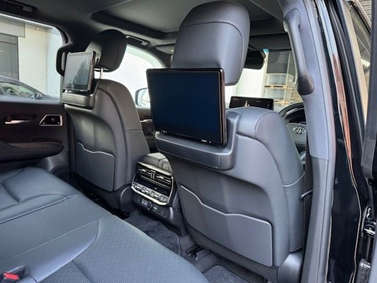 Toyota Land Cruiser SAHARA (NON GCC) Toyota Lc300 Sahara RHD,diesel engine 3.3L ,black colour 2026 brand new