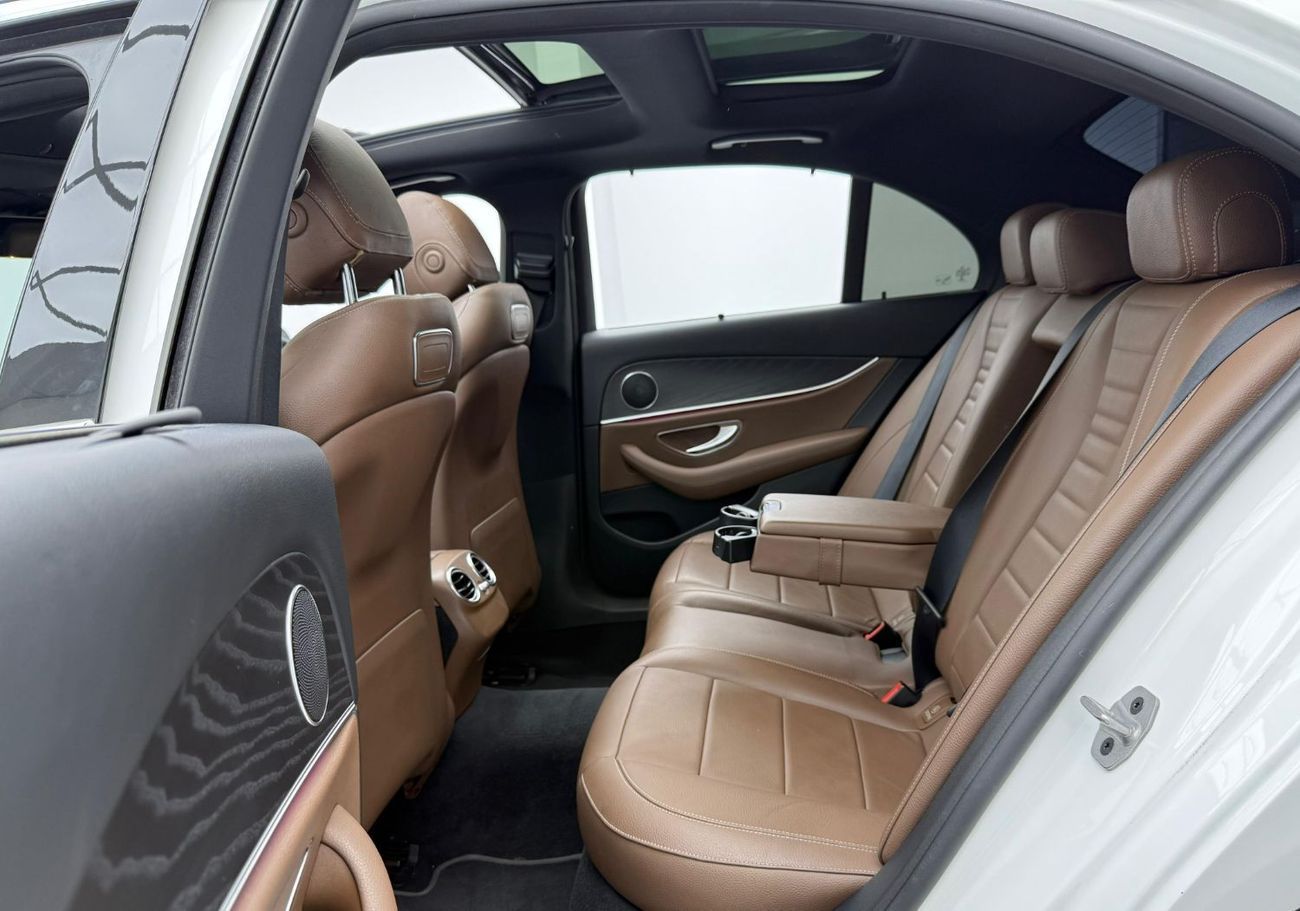 مرسيدس بنز E300 2021 Mercedes Benz E300, 2026 Mercedes Warranty, Full MB Service History, Low Km, Fully Loaded, GCC