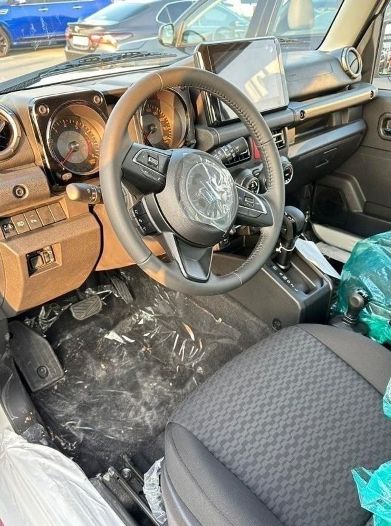 Suzuki Jimny GL New SUZUKI Jimny 1.5 GCC PETROL 4 Dors Model 2024