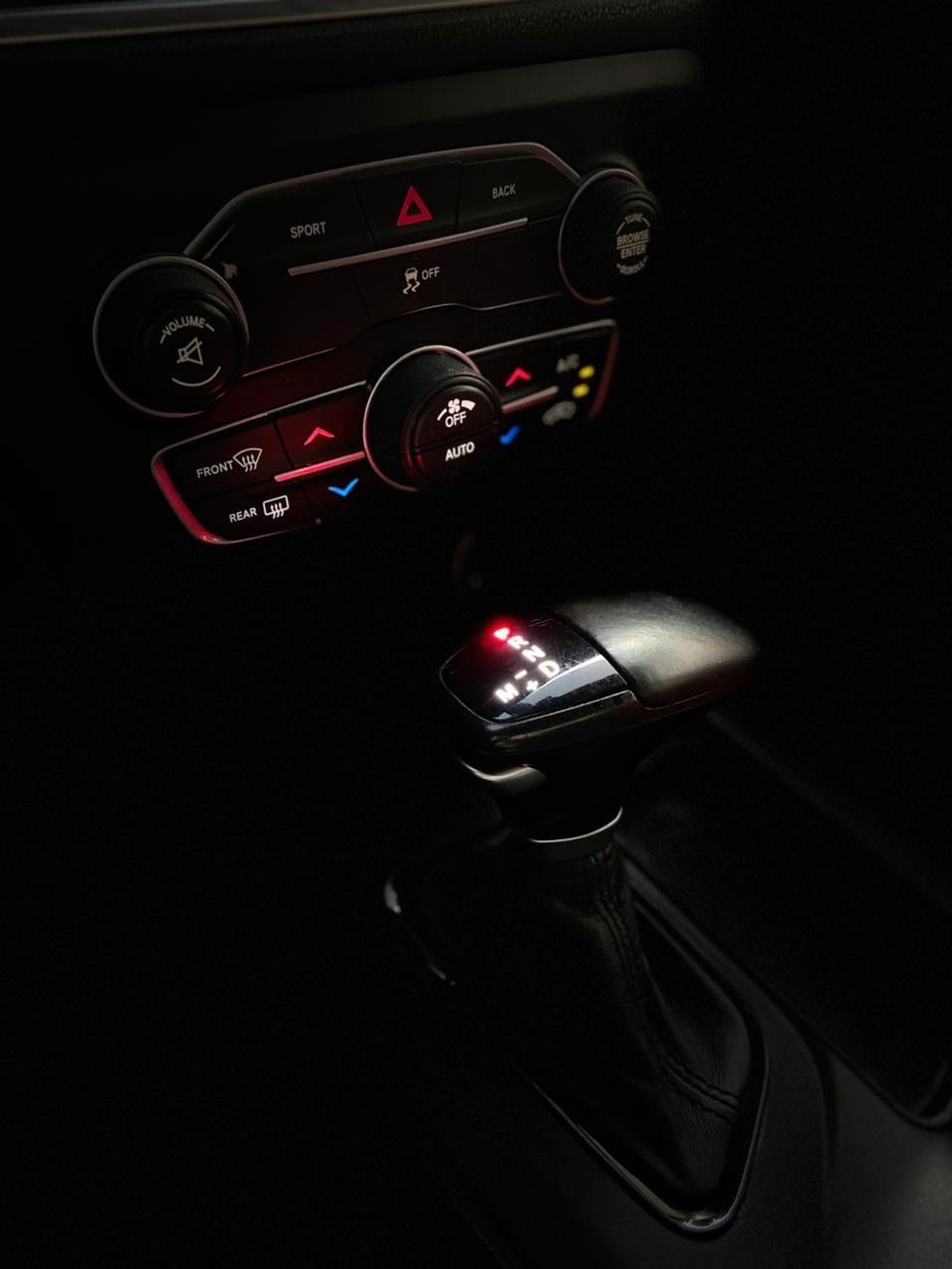 دودج تشارجر R/T سكات باك