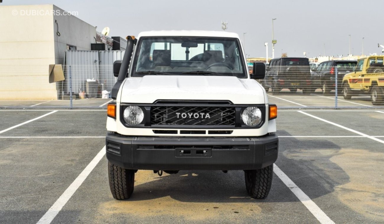 Toyota Land Cruiser Pick Up LC79 SC 2.8L AT Diesel