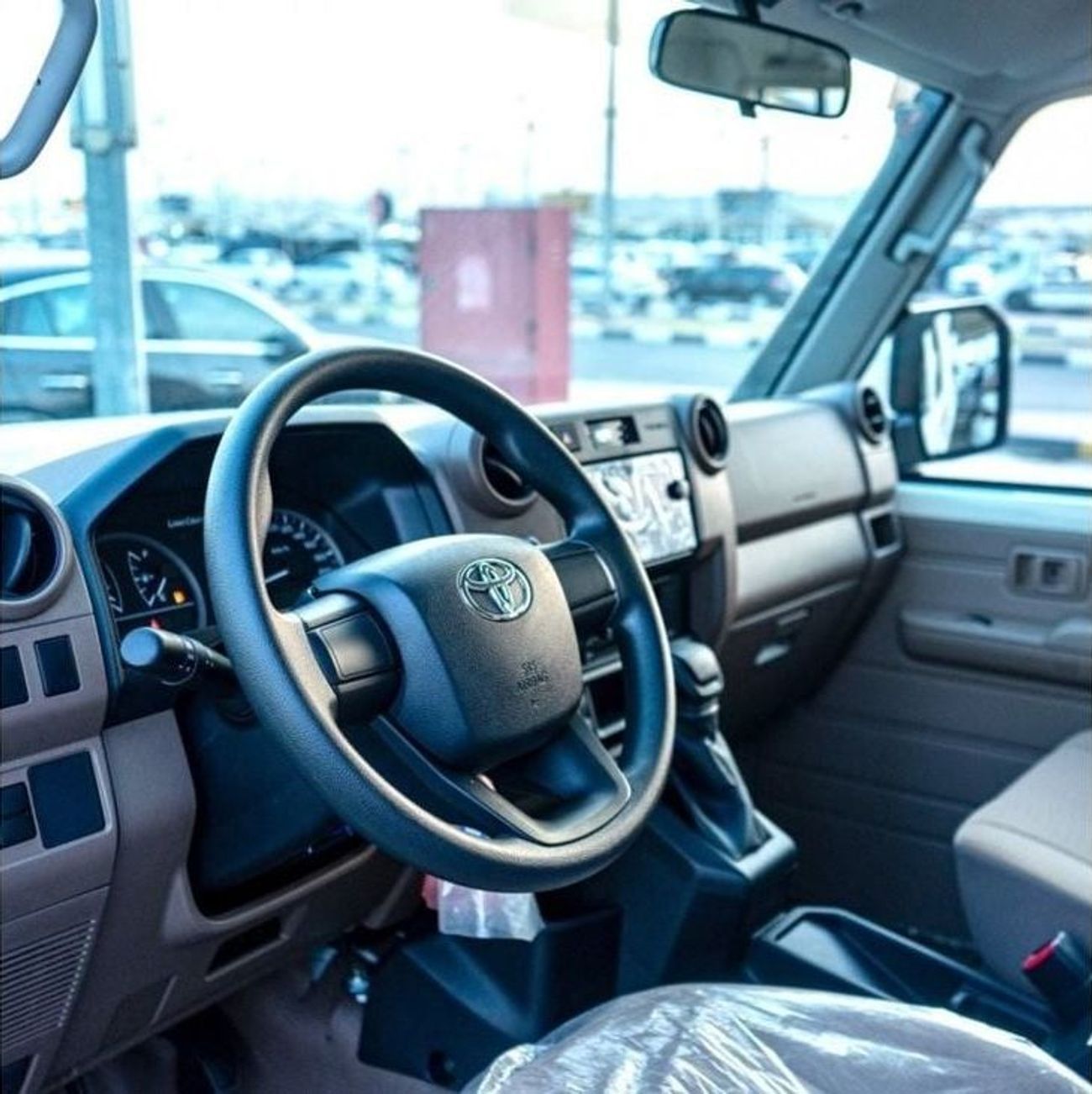 Toyota Land Cruiser Pick Up LX 79 2.8 Diesel || MT || 2025