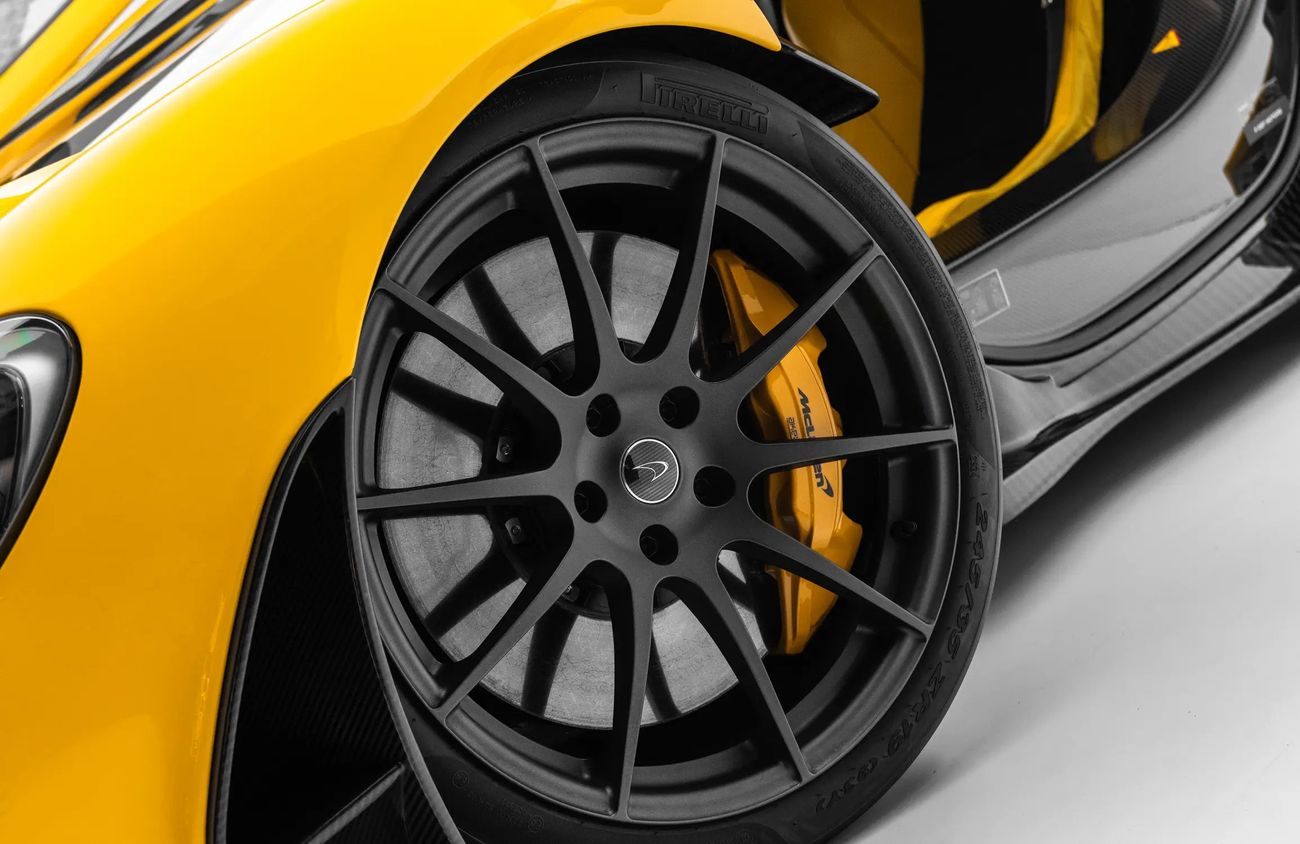 مكلارين P1 3.8L V8 Twin-Turbocharged + Electric Motor