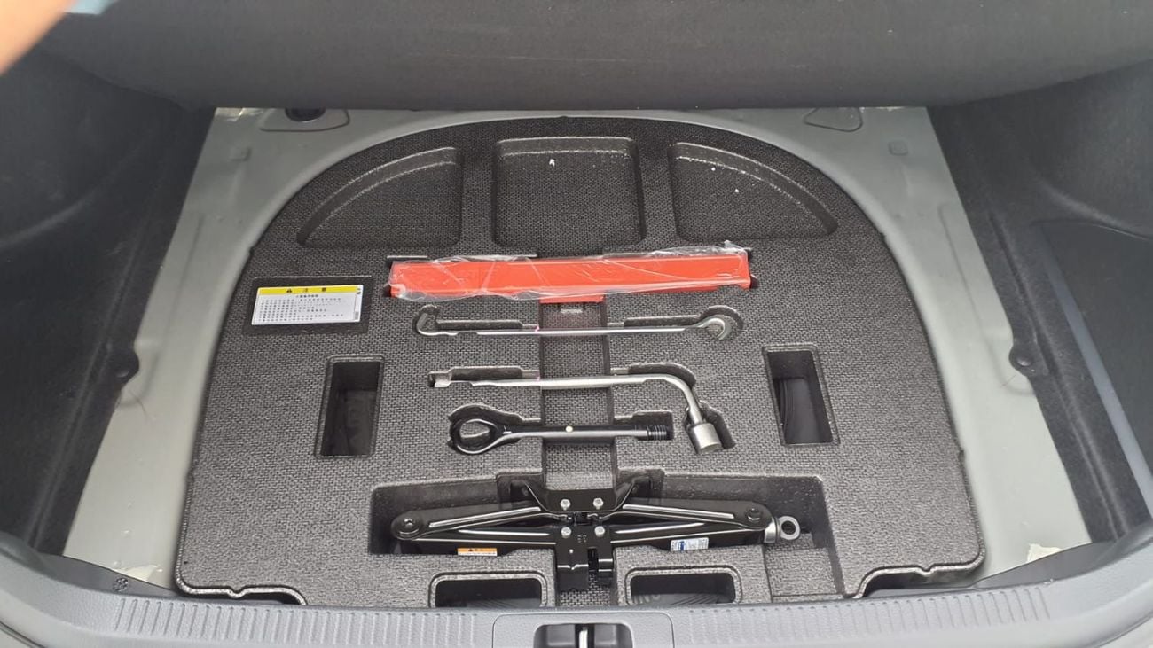 تويوتا كامري Intelligent Dual-Engine – 2.0L Hybrid – 2024