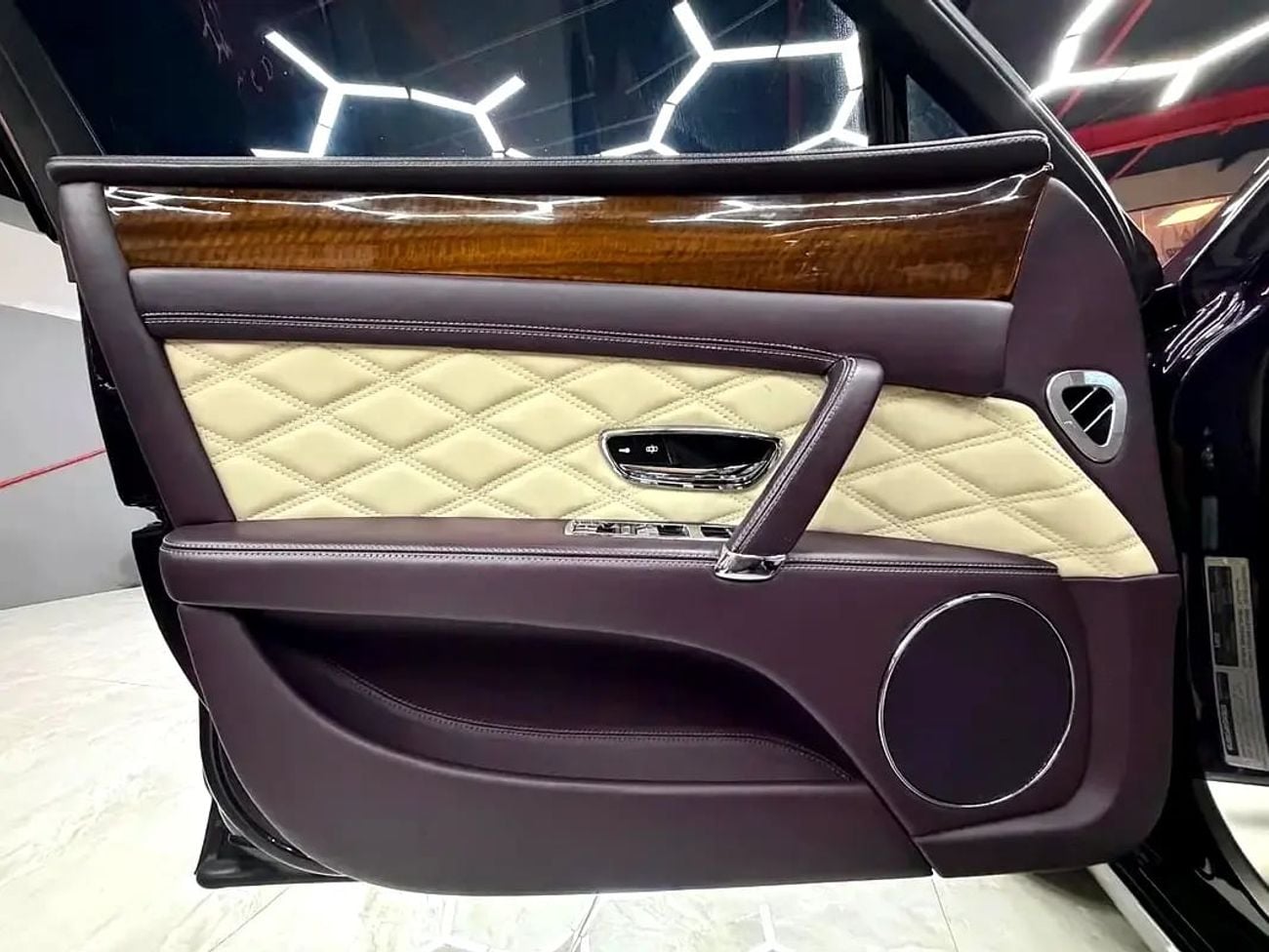 Bentley Flying Spur V8