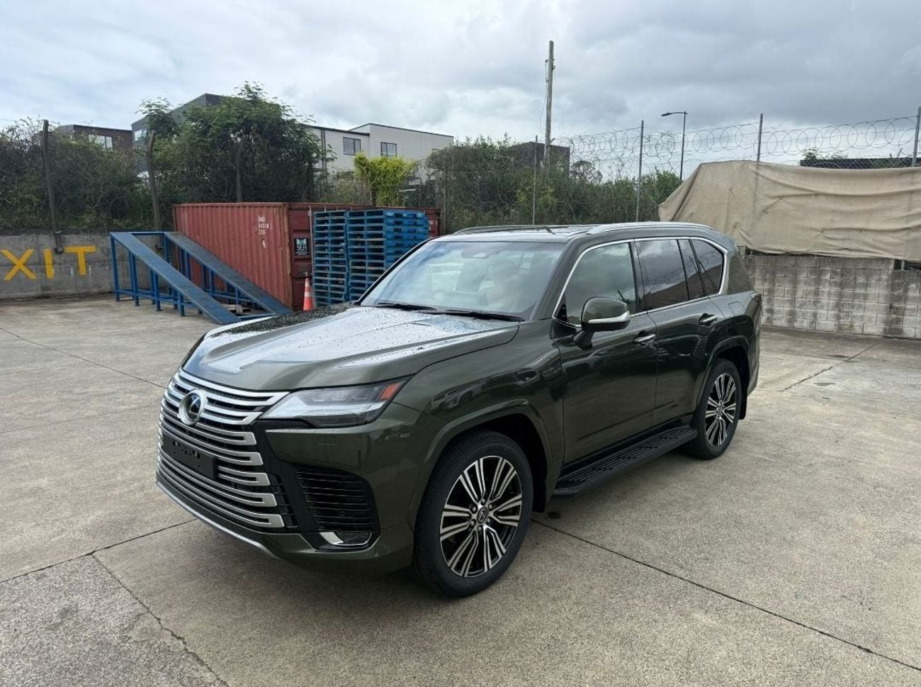 لكزس LX 500 Sports luxury model Right-Hand drive