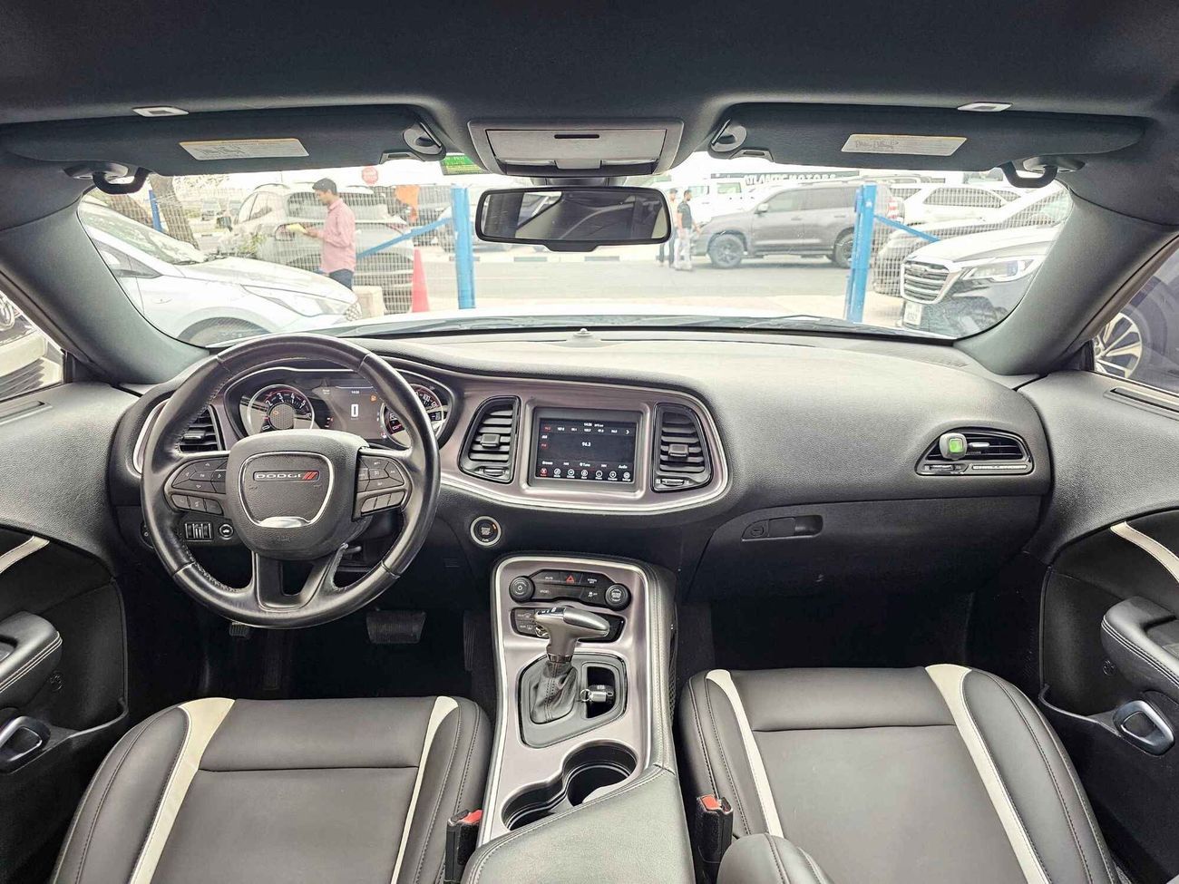 Dodge Challenger SXT V6/ ORG AIRBAG/ WIDE BODY KIT/ CUSTOM EXHAUST/ DVD/ LEATER/ ELECTRIC SEAT/ 806 Monthly/LOT#69514