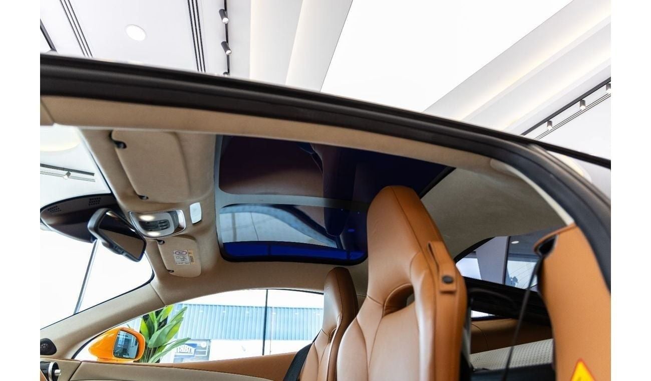 McLaren GT McLaren GT, 2 Tone Interior Exterior, Panoramic, Excellent Condition, 2022 With Warranty