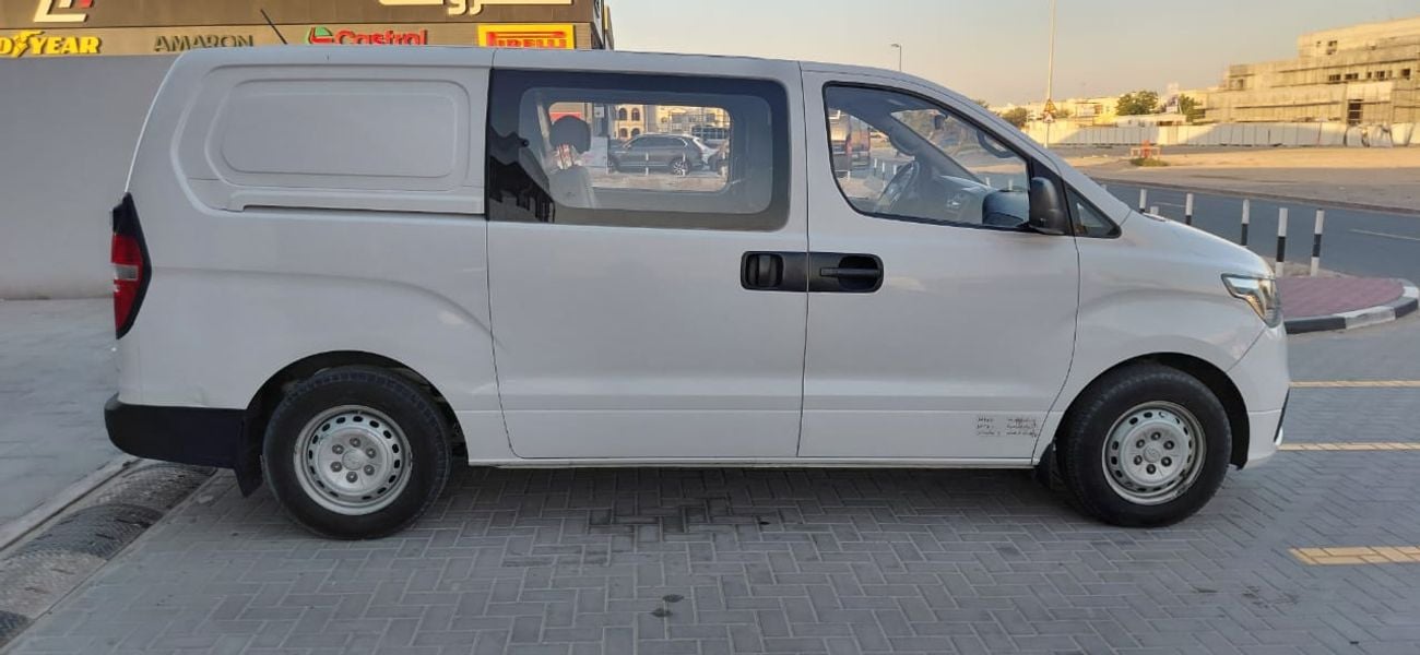 Hyundai H-1 6-seater delivery van | NO CONVENIENCE FEES