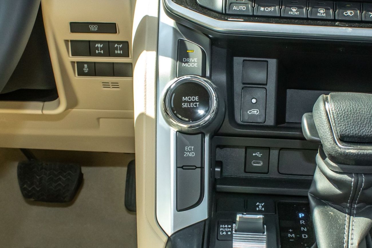 Toyota Land Cruiser GX 3.3L