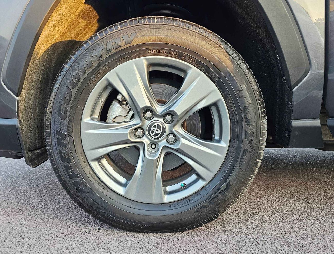 Toyota RAV4 XLE SUNROOF // 886  AED Monthly // 2.5L // V4 // FULL OPTION (LOT # 55037)