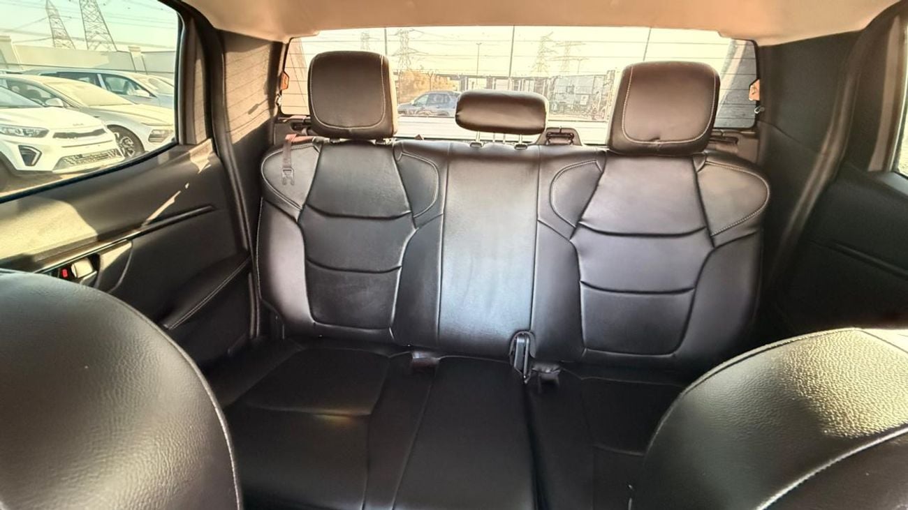 Isuzu D-MAX 2024 | 3.0L DIESEL | AT | RHD | CRUISE CONTROL | BOOT COVER | SPORTS BAR | STEERING CONTROL SWITCHES