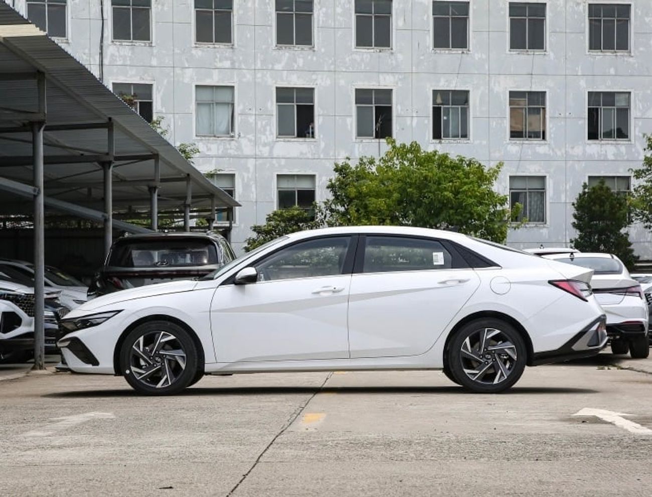 هيونداي إلانترا Elantra Premium Full With Radar