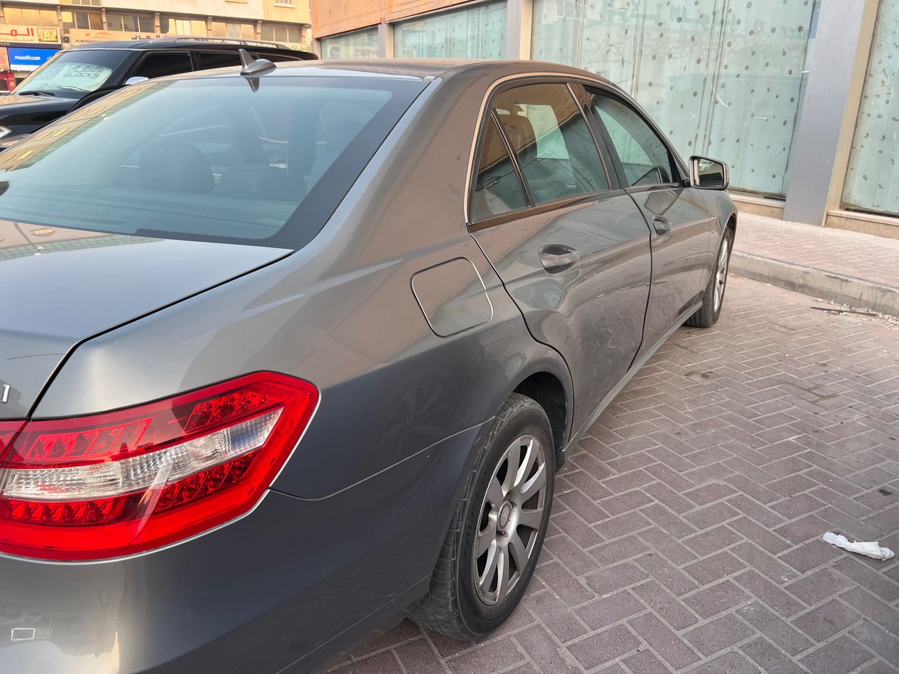 مرسيدس بنز E200 Sedan