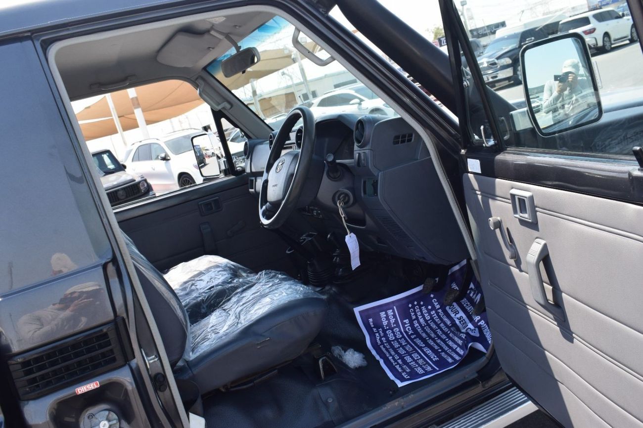Toyota Land Cruiser Pick Up PICKUP DLX 4.5L