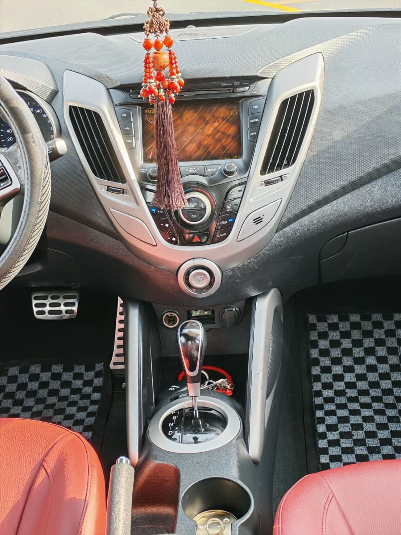 هيونداي فيلوستر TOP Hyundai Veloster 2013 | GCC Specs | Well Maintained Compact Hatchback