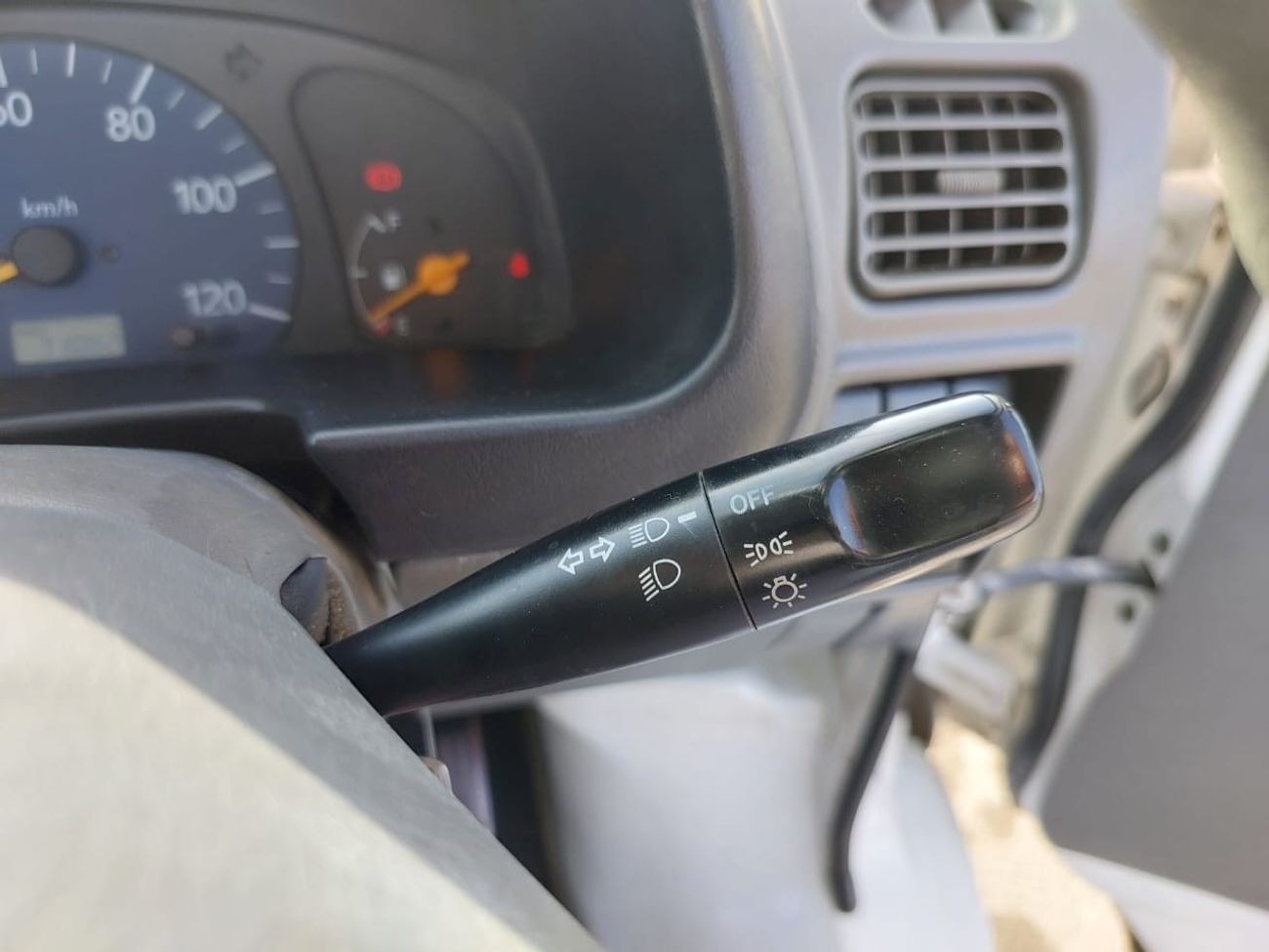 Suzuki Carry SUZUKI CARRY TRUCK PICK UP RHD 1999 MODEL 0.6L PETROL MANUAL(PM04480)