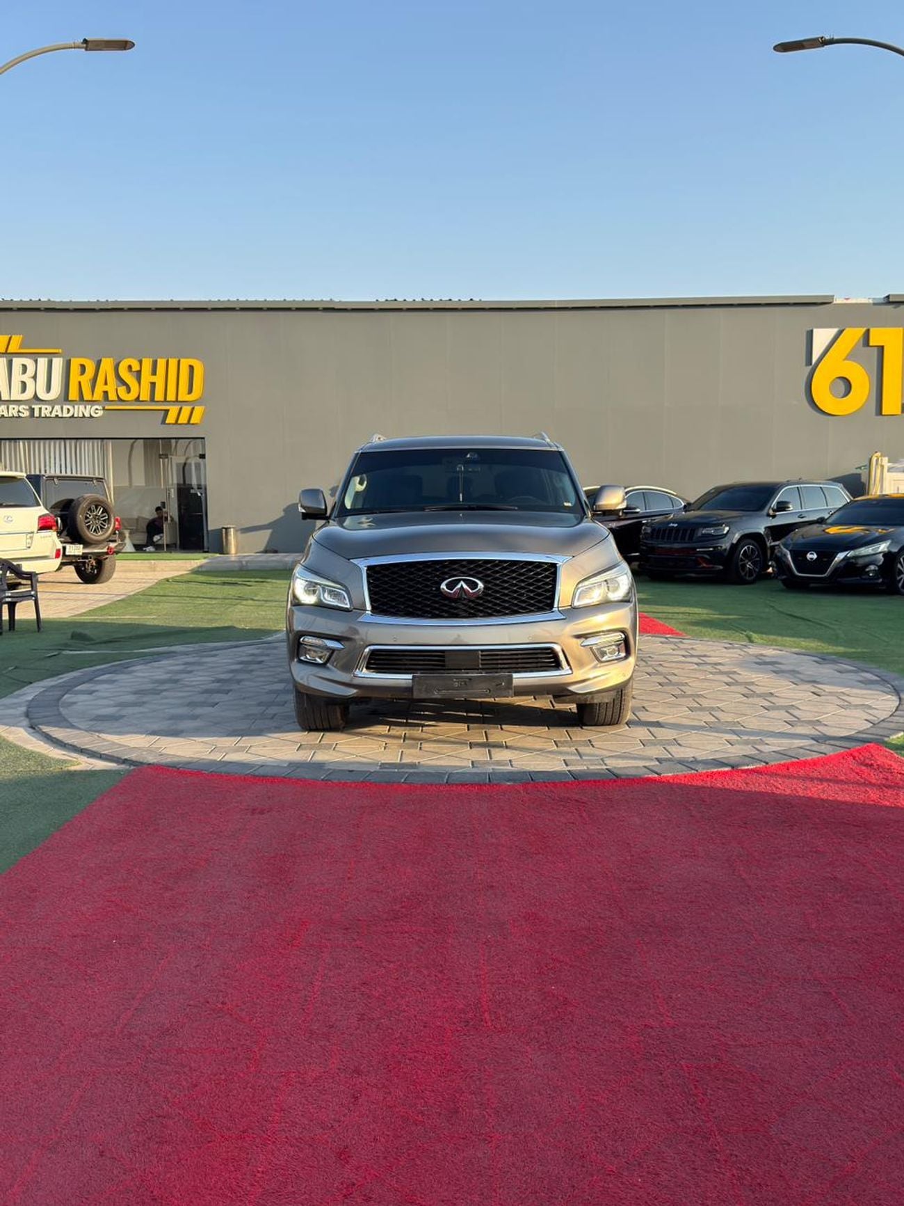 Infiniti QX80