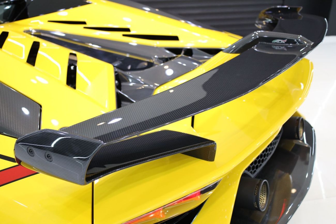 Lamborghini Aventador SVJ 6.5L V12 Roadster, 1 of 800, Carbon Package, Very Low KM!!