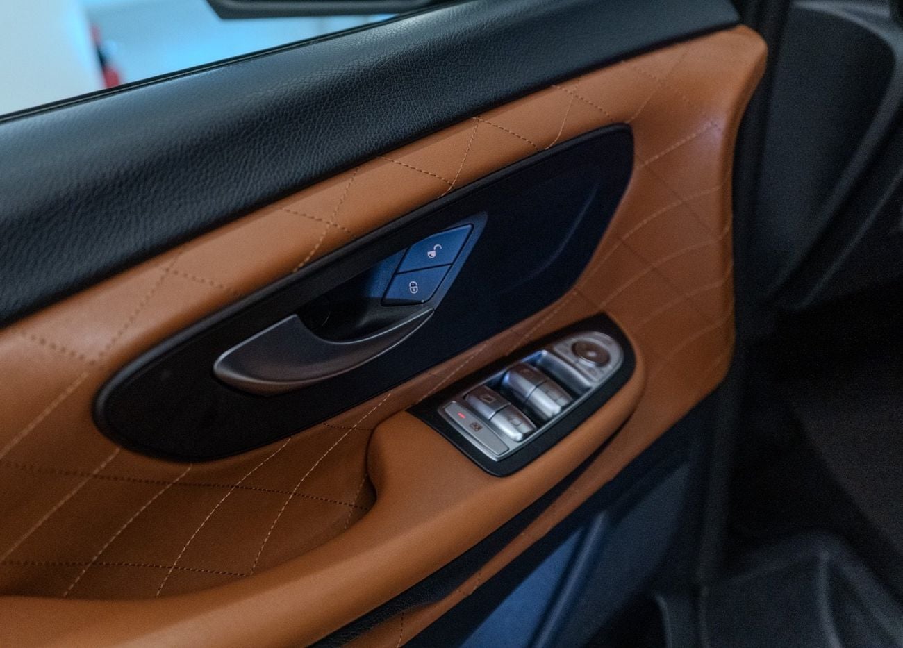 Mercedes-Benz V 250 Std 2.1L 2021 Mercedes-Benz V 250, Falcon Edition, Excellent Condition, GCC Specs