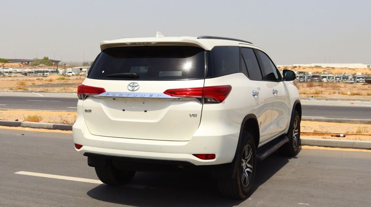 تويوتا فورتونر تيوتا فوتشنر موديل 2022خليجى بمحرك 4000  سى سى و6سلندر وممشى  KM 75000 بسعر 105000درهم