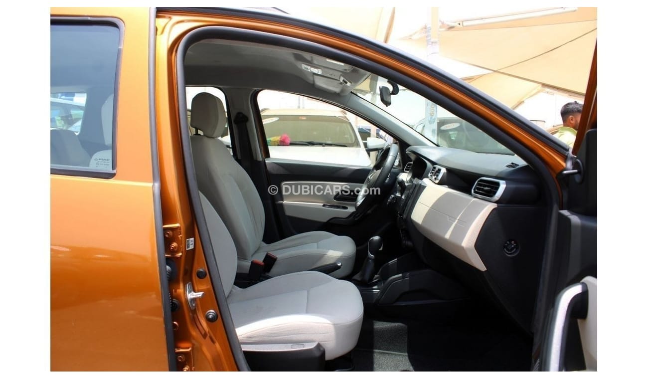 Renault Duster SE ACCIDENTS FREE - GCC - ENGINE 1600 CC - PERFECT CONDITION INSIDE OUT - ORIGINAL PAINT