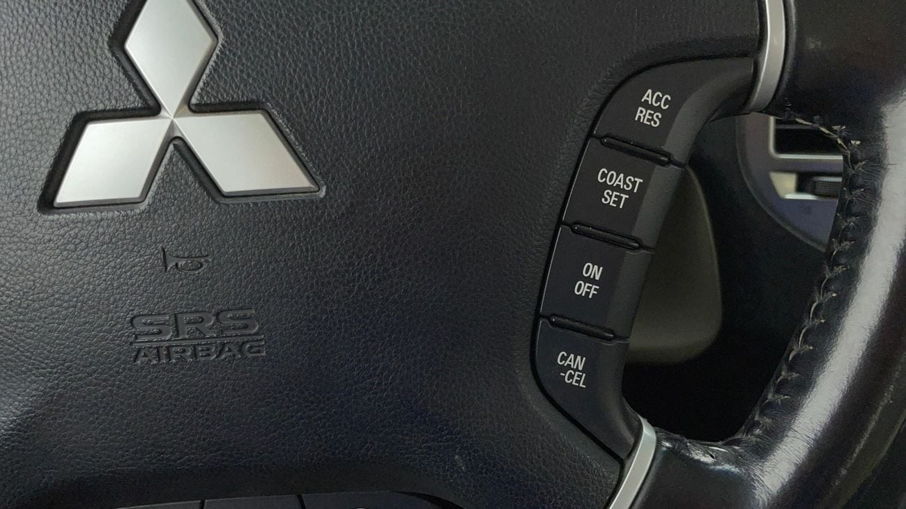 ميتسوبيشي باجيرو GLS MID 3.8 | بدون دفعة مقدمة | اختبار القيادة في المنزل