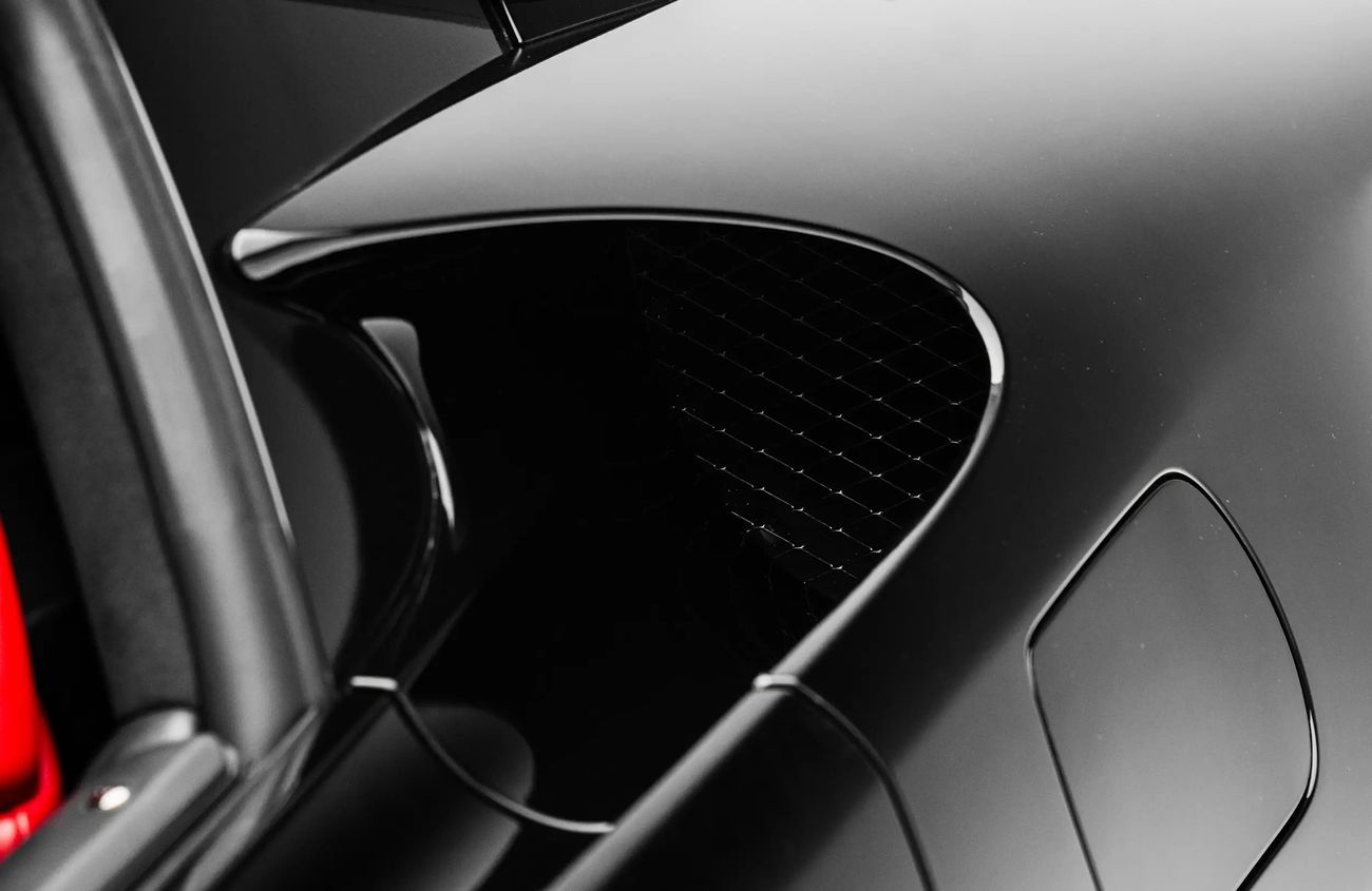 لكزس LFA 4.8L V10 Naturally Aspirated Engine